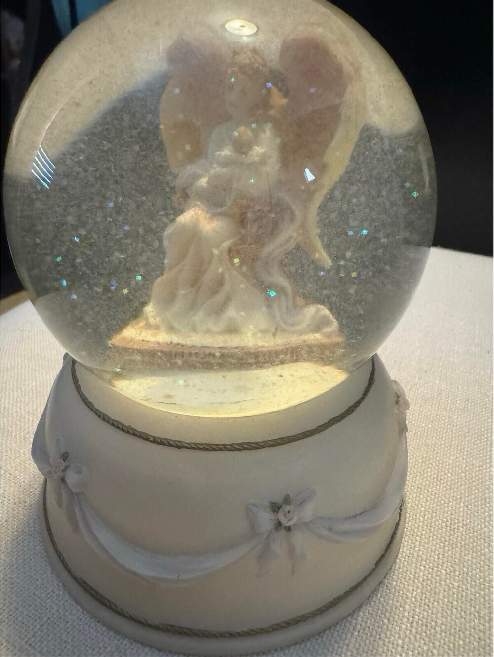 Seraphim Classics Hannah 100mm Waterglobe Wind Beneath My Wings Angel 1999 105WH